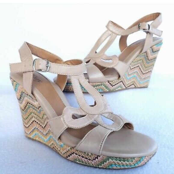 Euro Soft by Sofft Wedge Sandals - Picture 5 of 6